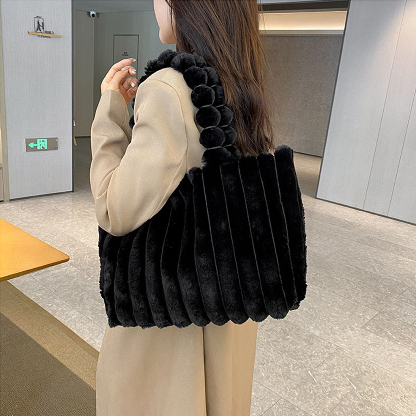 Elegante Plüsch-Umhängetasche für Damen