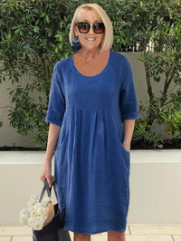 Lisa – Sommerkleid mit Taschen in Marineblau