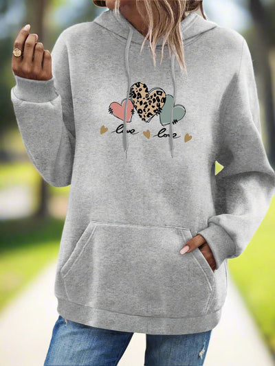 Elara™ – Be Loved Hoodie mit Herzaufdruck