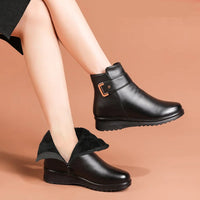 Damen Winter Stiefeletten | Warm Gefüttert mit Schnallendetail in Schwarz