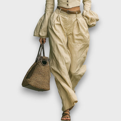 Serenya – Zweiteiliges Set mit Stehkragenbluse