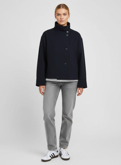 Olga | Kurze Damenjacke mit Stehkragen