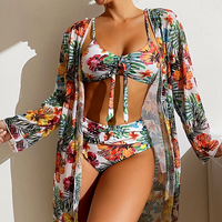 Alice - Bikini-Set mit hoher Taille und tropischem Blumenmuster und transparentem Überzug in Weiß