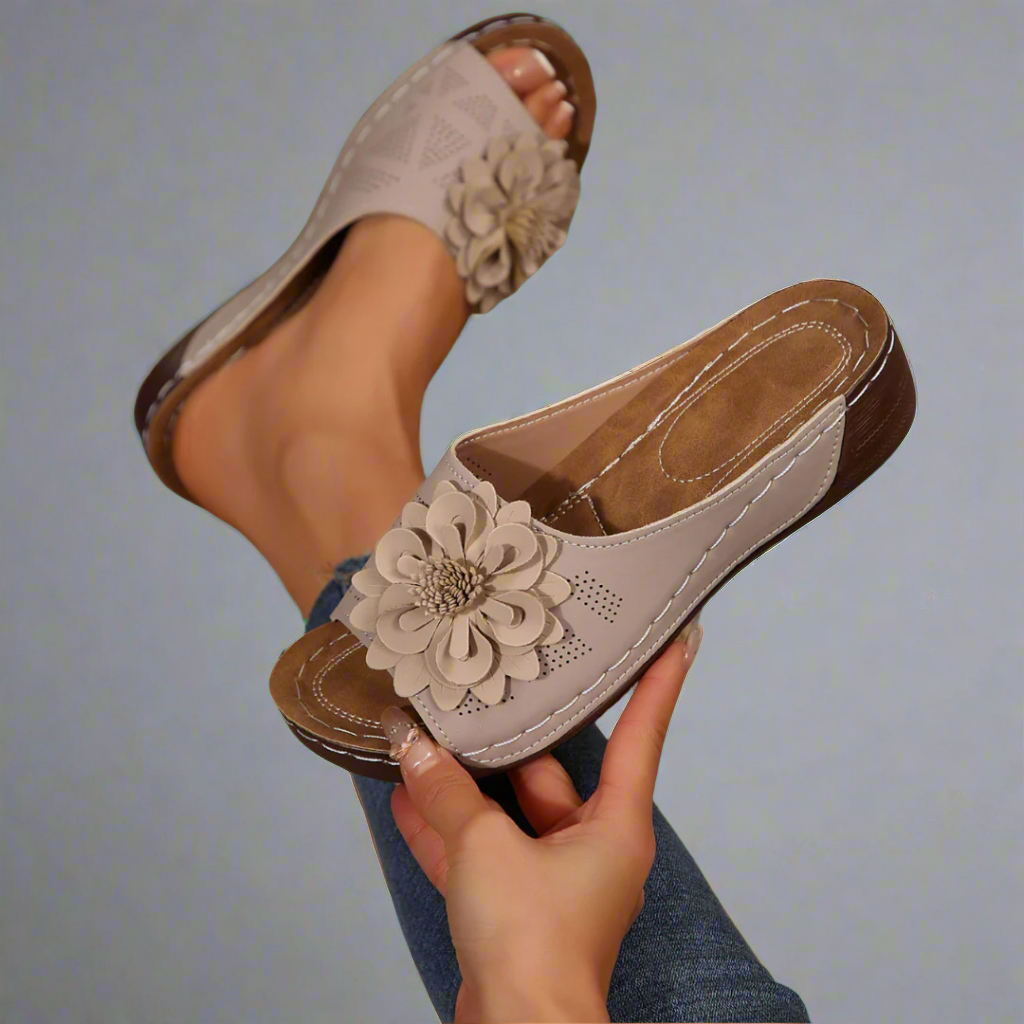 Jolanda | Elegante orthopädische Sandalen mit floralem Muster