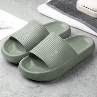 Komfortable Dämpfende Slippers - Nora in Grün