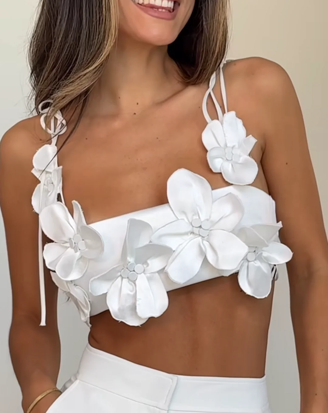 Everly™ Leichter Blumiger Charme