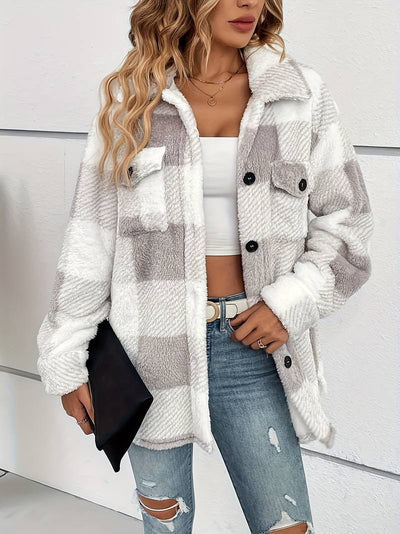 Emma – Gemütliche karierte Shacket mit Button-Down-Front | Weiche, karierte Fleece-Hemdjacke in neutralen Tönen