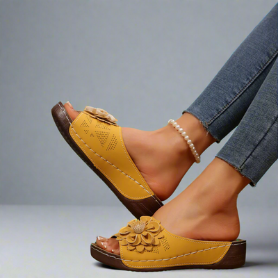 Jolanda | Elegante orthopädische Sandalen mit floralem Muster