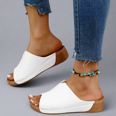 Noemi | Handgefertigte Wedgesandalen aus Premium-Material