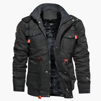 Herrenjacke mit Reißverschluss und mehreren Taschen in Schwarz