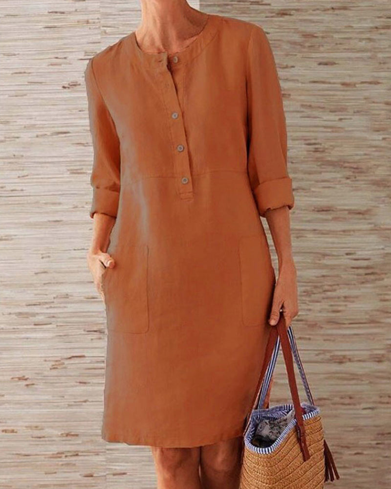 Mona – Elegantes Schlichtes Kleid mit Knöpfen
