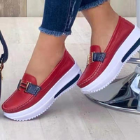 Dana – vulkanisierte Slipper aus Metall im Designer-Stil in Rot