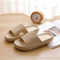 Komfortable Dämpfende Slippers - Nora in Beige