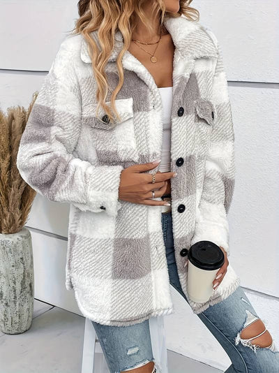 Emma – Gemütliche karierte Shacket mit Button-Down-Front | Weiche, karierte Fleece-Hemdjacke in neutralen Tönen