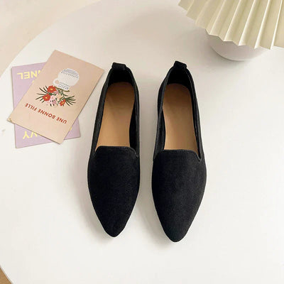 Clarissa - Elegante Wildleder-Flats mit spitzer Zehenpartie