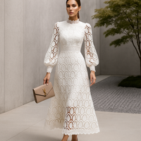 Alisha - Damen Spitzenabendkleid mit elegantem Design in Weiß
