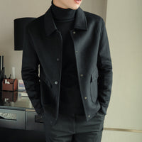 Herren Kurzblouson aus Wollmix mit Druckknopfleiste, Hemdkragen und aufgesetzten Pattentaschen Nord Taschen in Modell A - Schwarz 100% Wolle