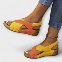 Aby - Orthopädische Atmungsaktive Wandersandalen für Damen in Orange