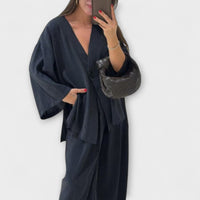Jacqueline - Lässiges V-Ausschnitt Oberteil mit passender Hose in Marineblau