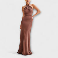 Elyna - Slinky Halter Maxi Kleid in Braun