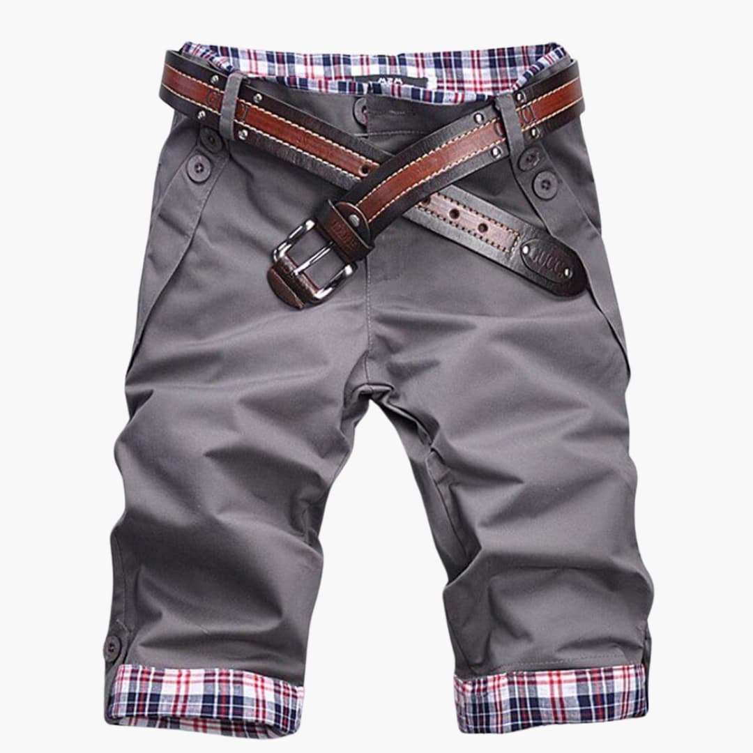 Herren Baumwollshorts mit Gürtel und Karoaufschlägen knielang