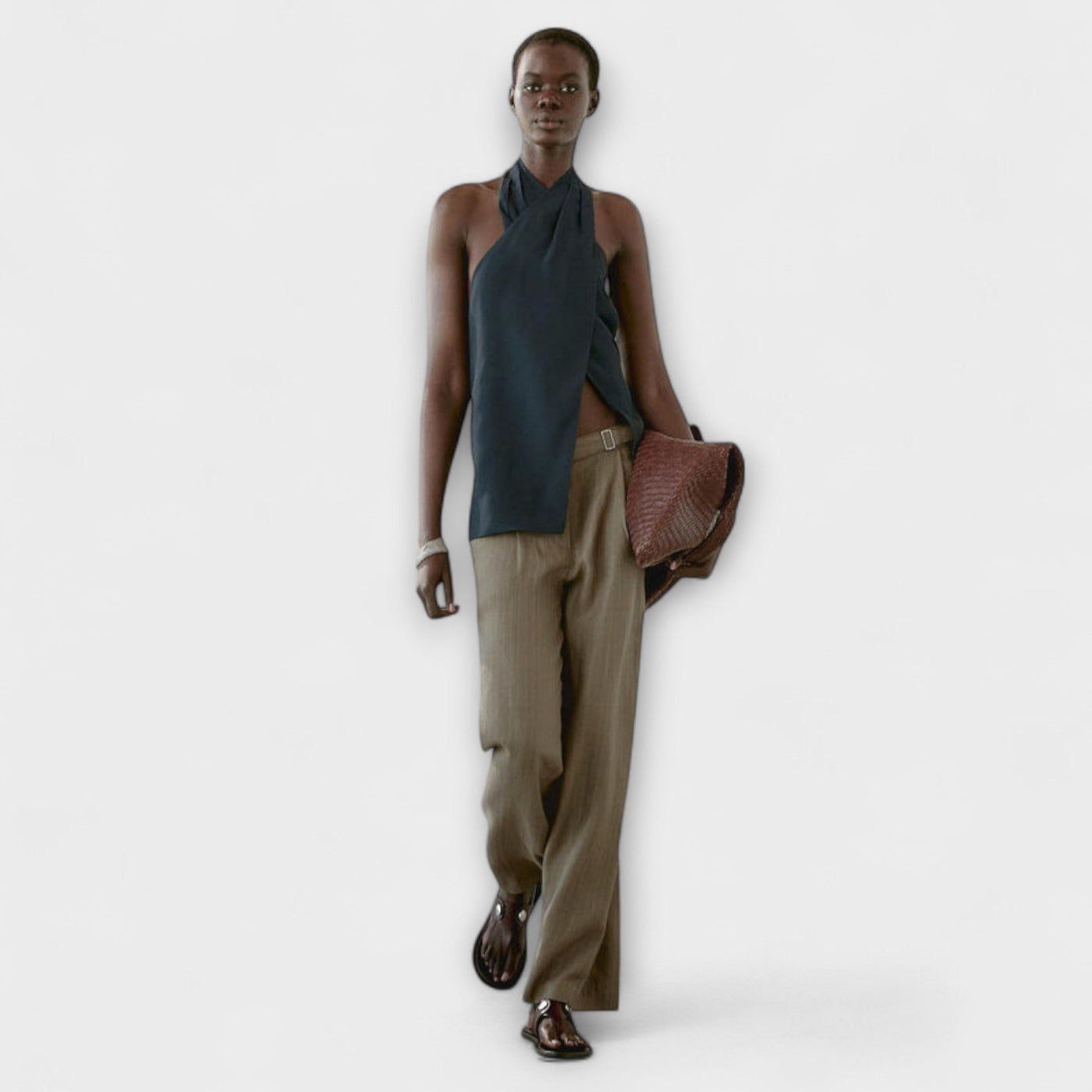 Leah - Blauer Halter Neck Top mit Rückenausschnitt