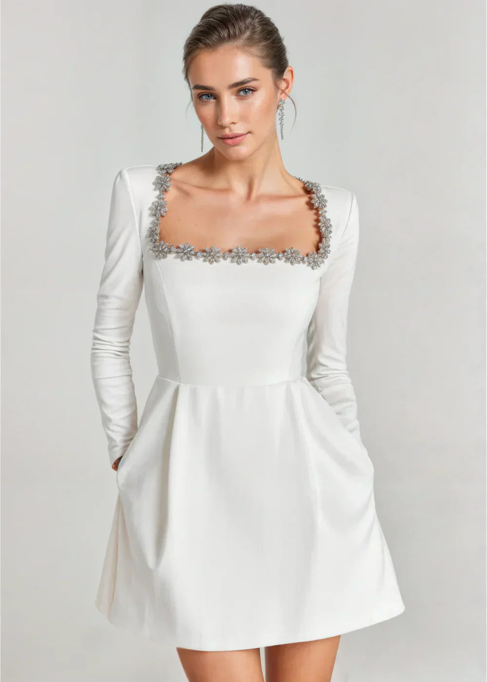 Vera | Kurzes Kleid mit quadratischem Ausschnitt