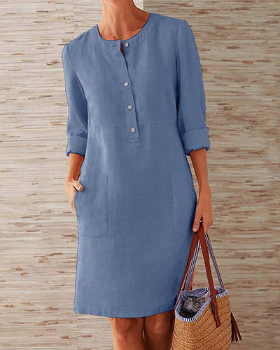 Mona – Elegantes Schlichtes Kleid mit Knöpfen