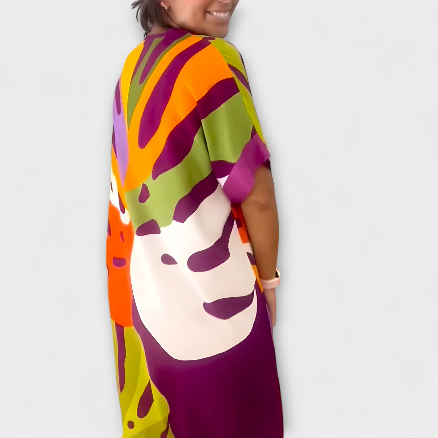 Roos - Lässiges Kleid mit Bunter Blätterdruck