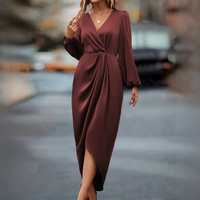 Leona - Modisches Kleid mit langen Ärmeln in Rot