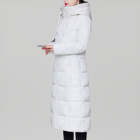 Steppjacke mit Kapuze Puffer Winterjacke in Weiß