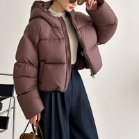 Stilvolle Steppjacke Mit Kapuze in Braun