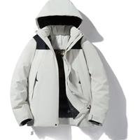 Skijacke mit Kapuze und Taschen | Winterjacke in Weiß