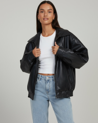 Vanessa | Damen Vintage Oversized Lässiger Lederjacke in Schwarz