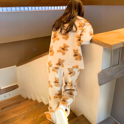 Samtweiche Pyjama-Set mit Bärenmotiv – Mila