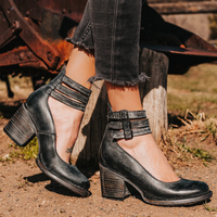 Ginevra™ | Chunky Sole Multi-Strap Pumps in Schwarz