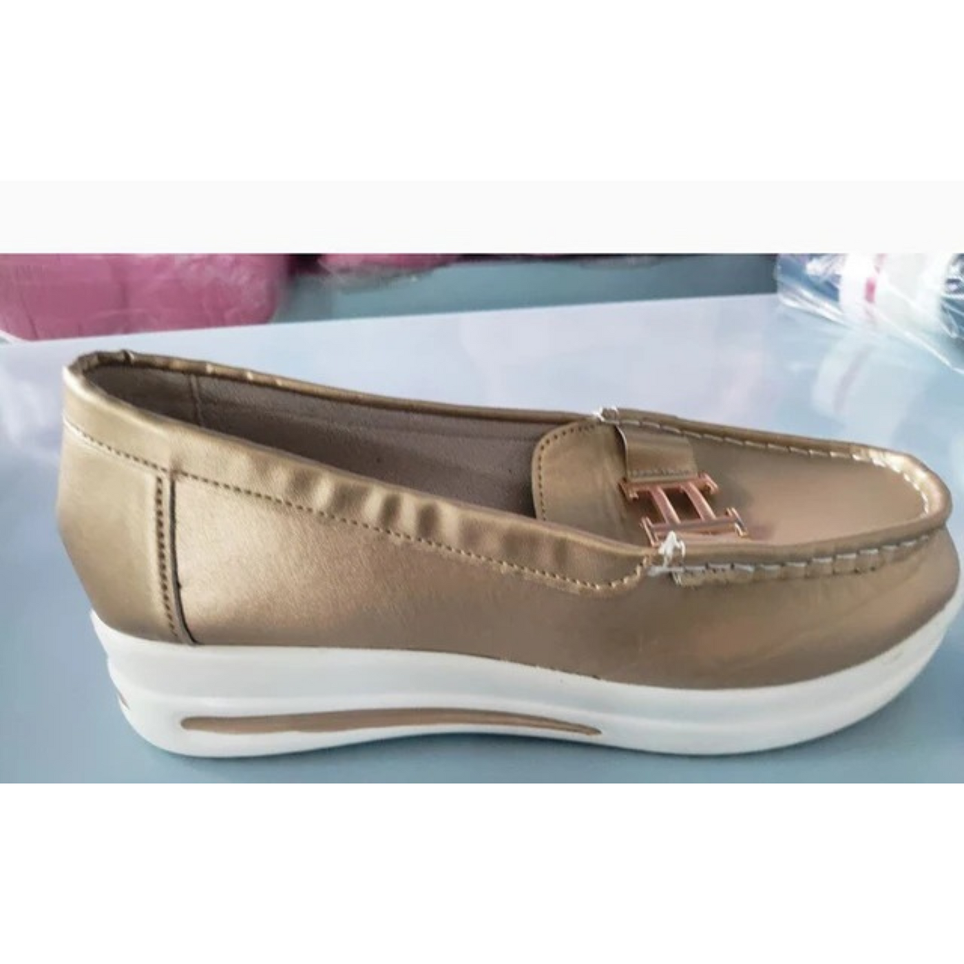 Dana – vulkanisierte Slipper aus Metall im Designer-Stil