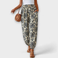 Scarlett - Hose mit ethnischer Grafik in Beige