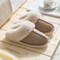 Luxuriöse Fleece Hausschuhe für Damen in Khaki