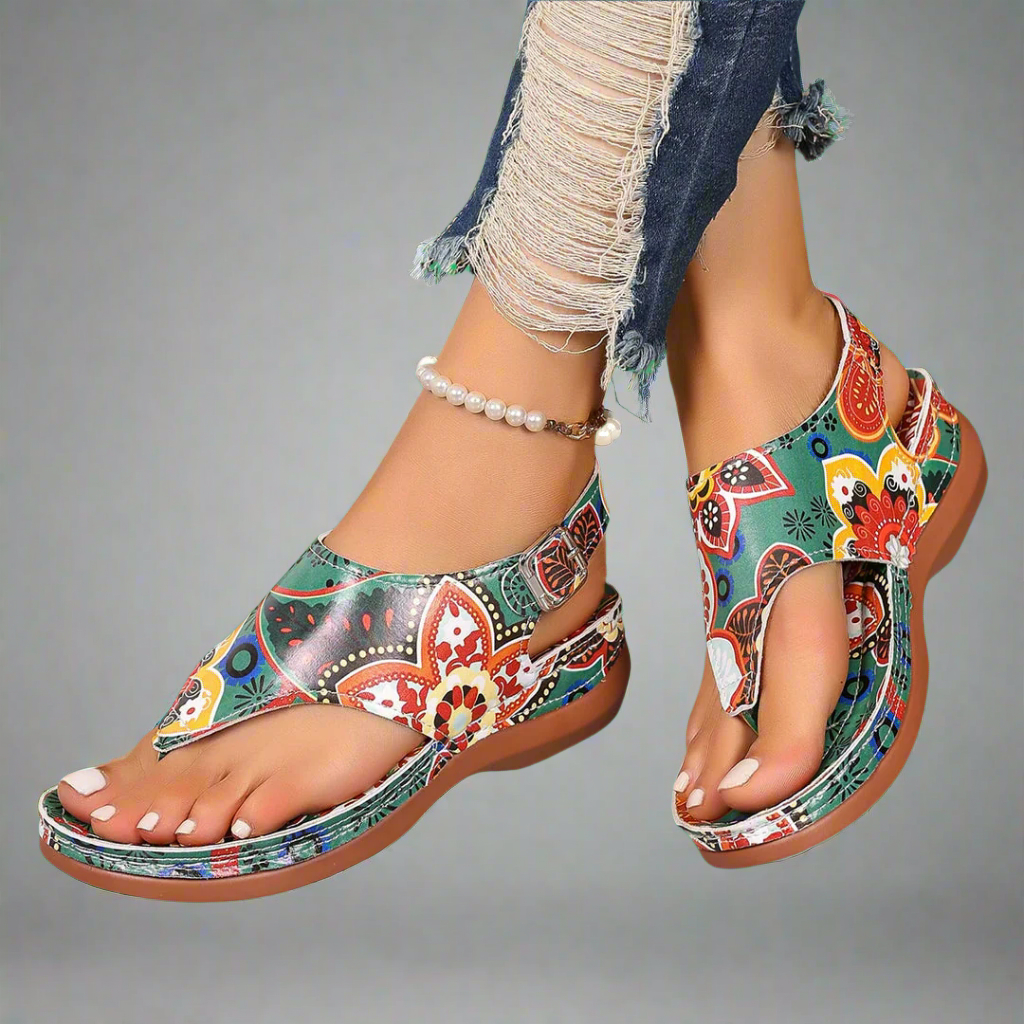 Regina | Handgefertigte Keilsandaletten aus hochwertigen Materialien