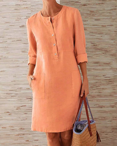 Mona – Elegantes Schlichtes Kleid mit Knöpfen