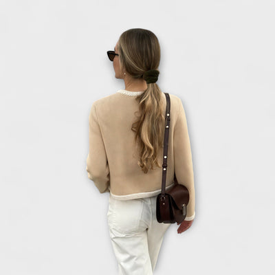 Klassische Strickjacke mit Ziertaschen