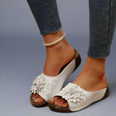 Jolanda | Elegante orthopädische Sandalen mit floralem Muster