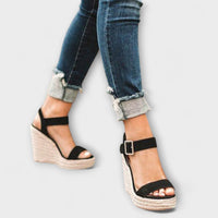 Elizabeth - Stilvolle Damenschuhe mit Gürtel in Schwarz