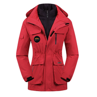 Damen Skijacke mit Kapuze | Sportliche Outdoor Winterjacke in Rot
