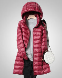 Paula | Damen Leichte Gesteppte Lange Daunenjacke in Burgund