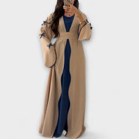 Jasmin - Elegantes Set aus Cardigan und Kleid mit Schleifenakzent in Blau