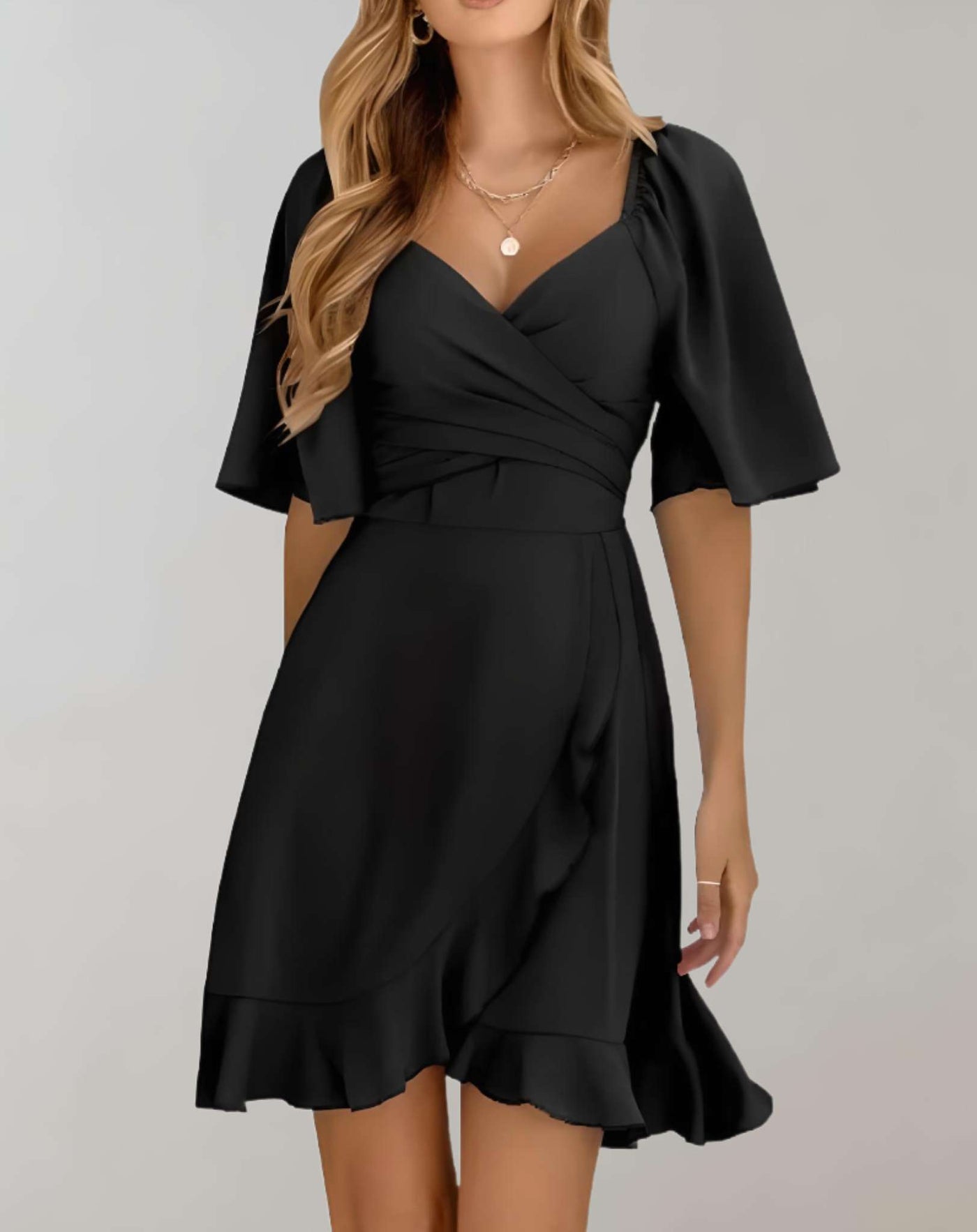 Aria - Minikleid mit Rüschendesign und weiten halblangen Ärmeln Kleid