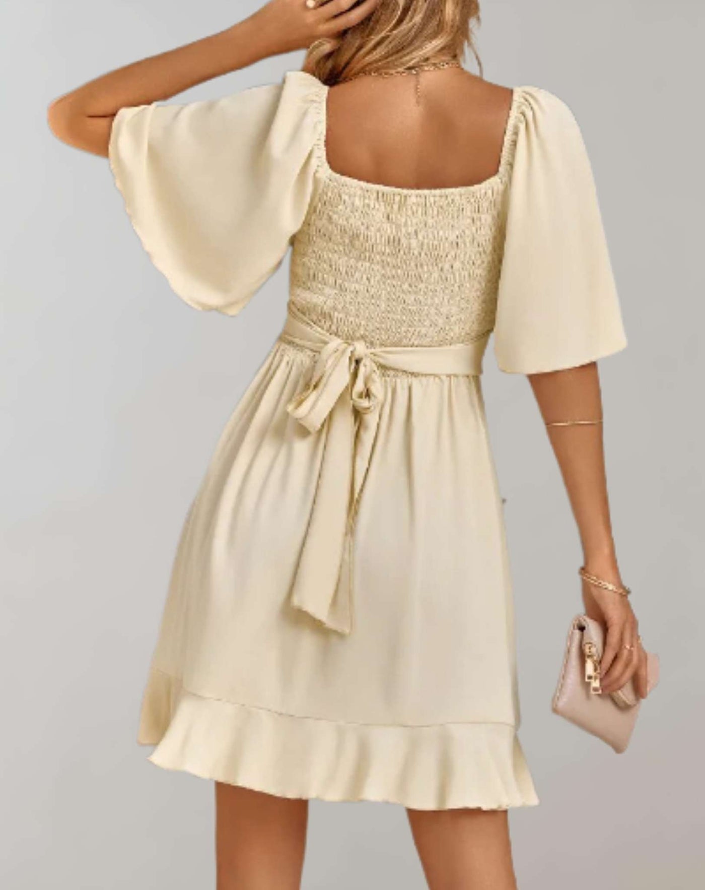 Aria - Minikleid mit Rüschendesign und weiten halblangen Ärmeln Kleid