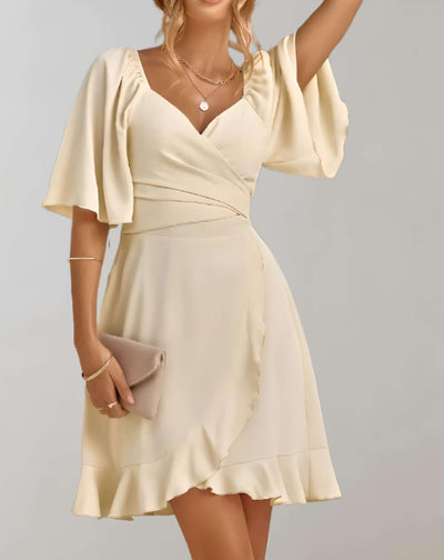 Aria - Minikleid mit Rüschendesign und weiten halblangen Ärmeln Kleid